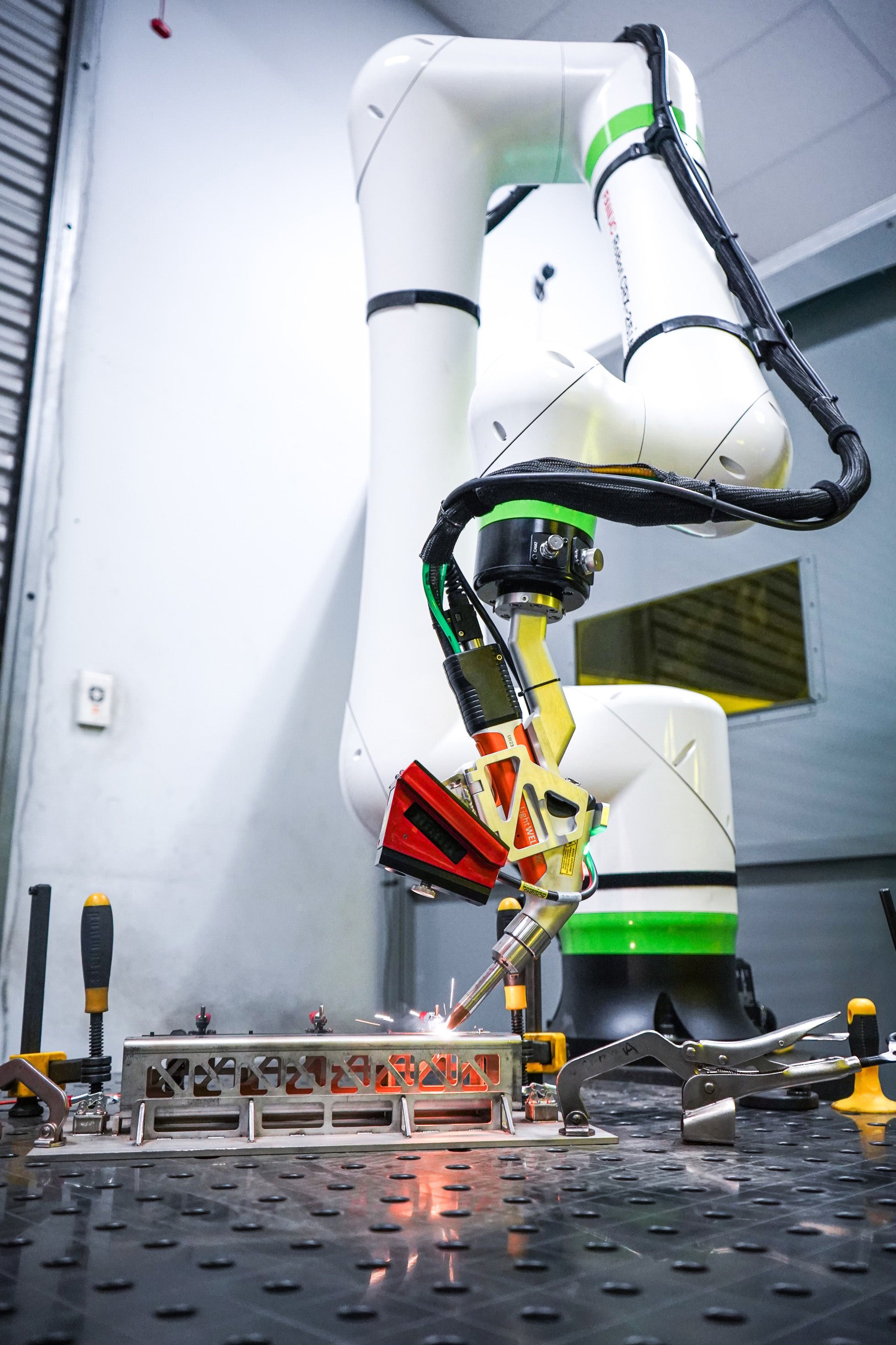 Retrofit LightBOT System for LightWELD Systems 1500, XC, XR - Fanuc CR ...